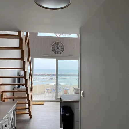 Renove Avec Balcon Et Parking Prive A - Fr-1-336-143 * Jard-sur-Mer