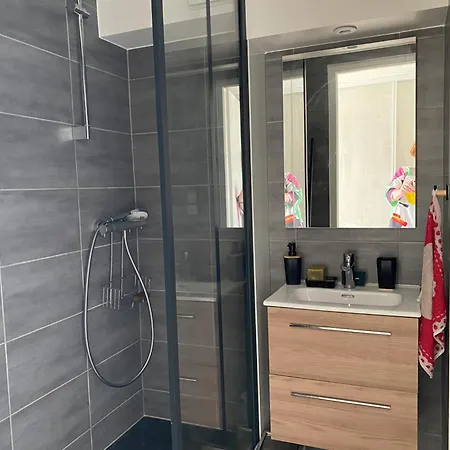 Renove Avec Balcon Et Parking Prive A - Fr-1-336-143 Jard-sur-Mer