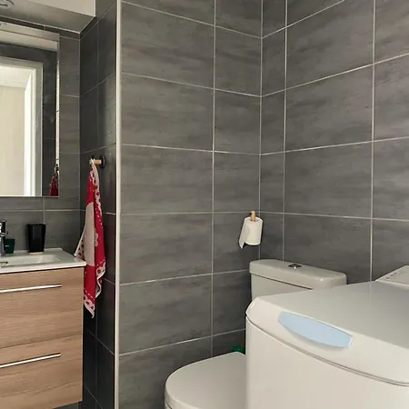 Renove Avec Balcon Et Parking Prive A - Fr-1-336-143 *