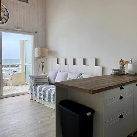 Appartamento Renove Avec Balcon Et Parking Prive A - Fr-1-336-143 Jard-sur-Mer